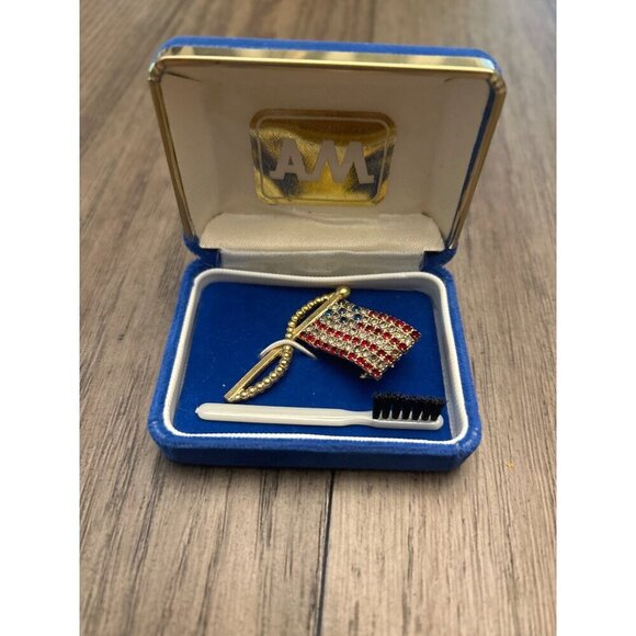 American Flag Brooch Pin With Red & Blue Rhinestones Gold Tone Metal Storage 2x3 - Picture 1 of 6